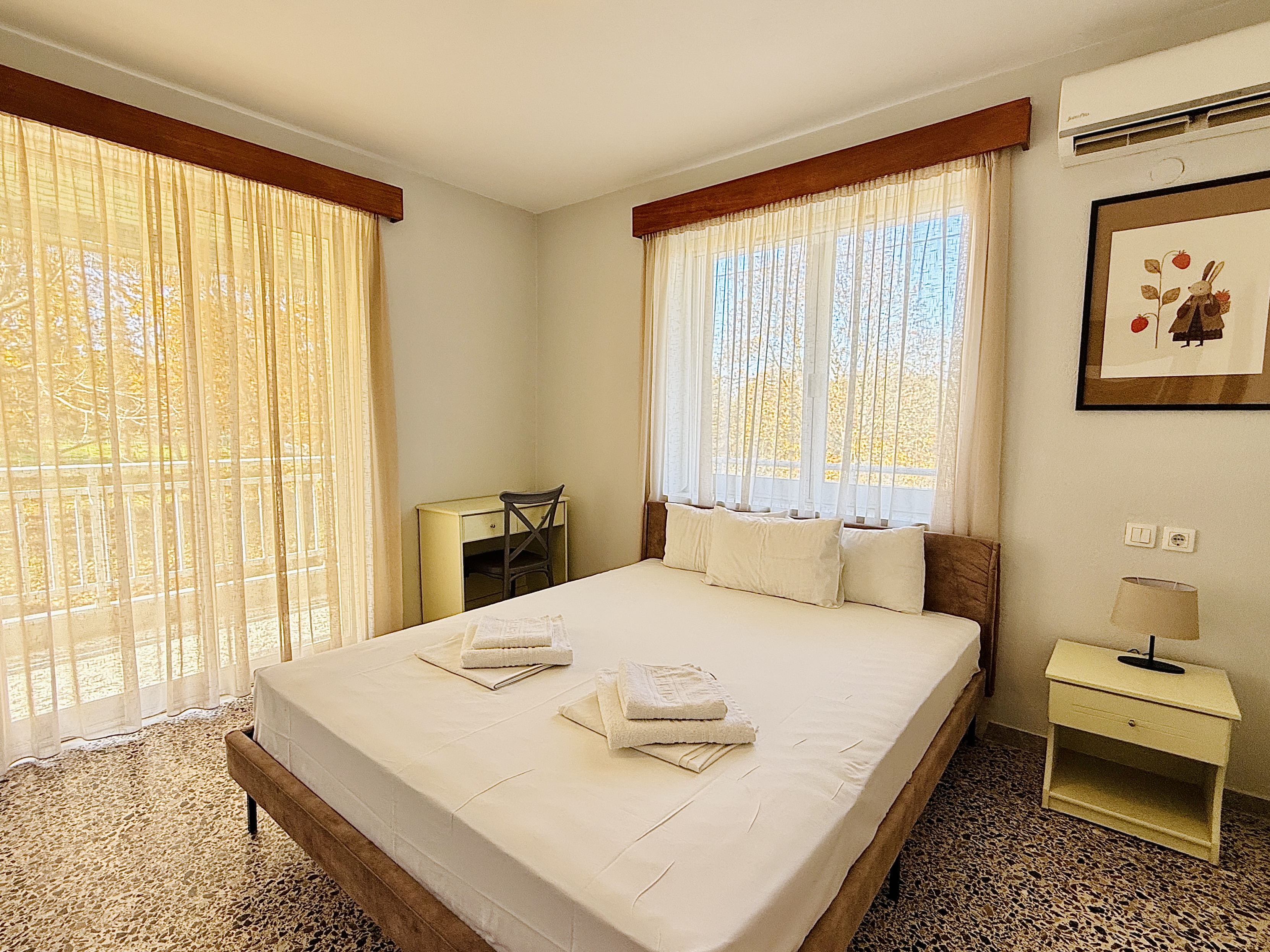 Modern Apt №14 | Olympus Sunset | Park View