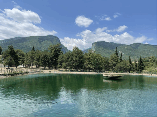 Best time to visit Mount Olympus and Litochoro with sea and mountain view