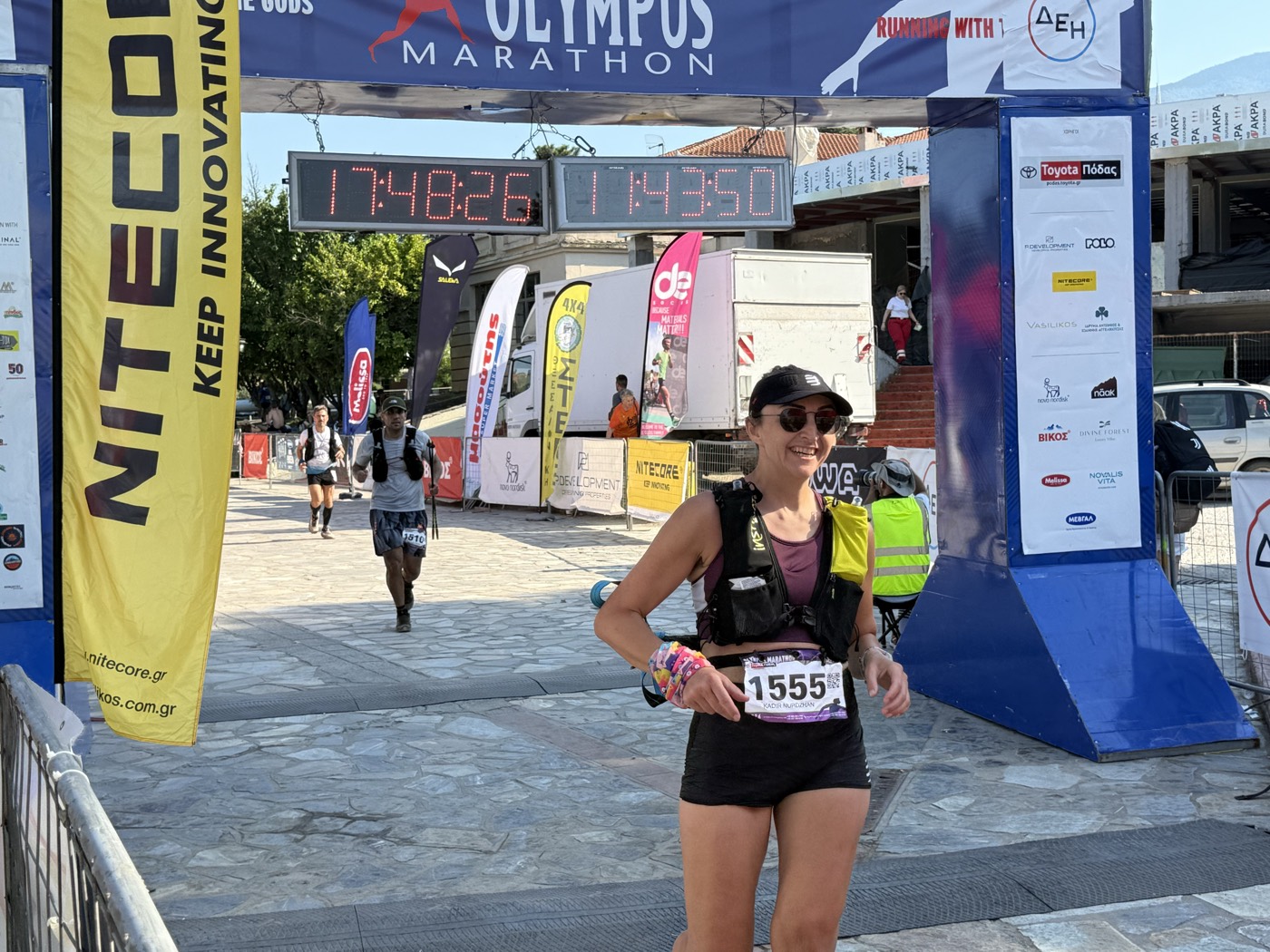 Olympus Marathon în Litochoro linie de sosire alergător 2026